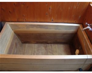 木製風呂のヒノキ部分の浴槽の掃除前